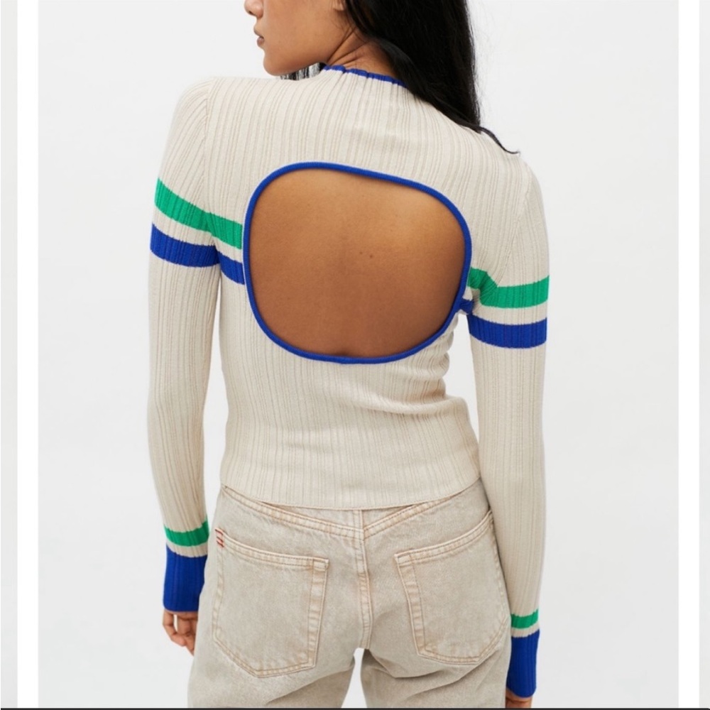BDG Kiara Open-Back Sweater 💙💚